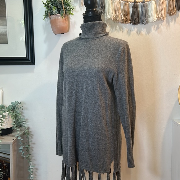 Neiman Marcus Gray Turtleneck Sweater - Picture 8 of 10